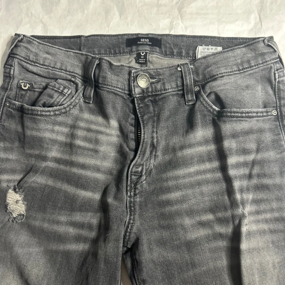 True Religion Geno Relaxed Slim Gray Distressed‎ Denim Jeans Mens Size 30